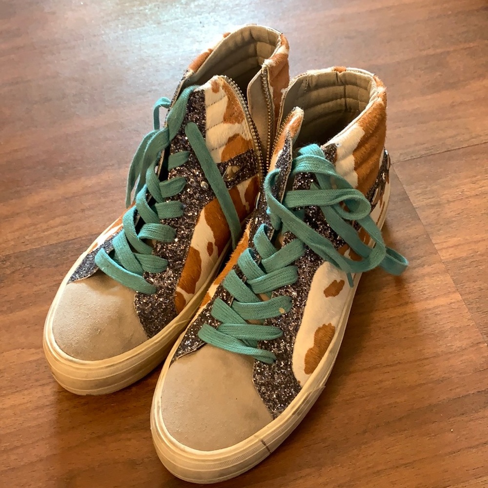 Gianni Bini Cow Print shoes